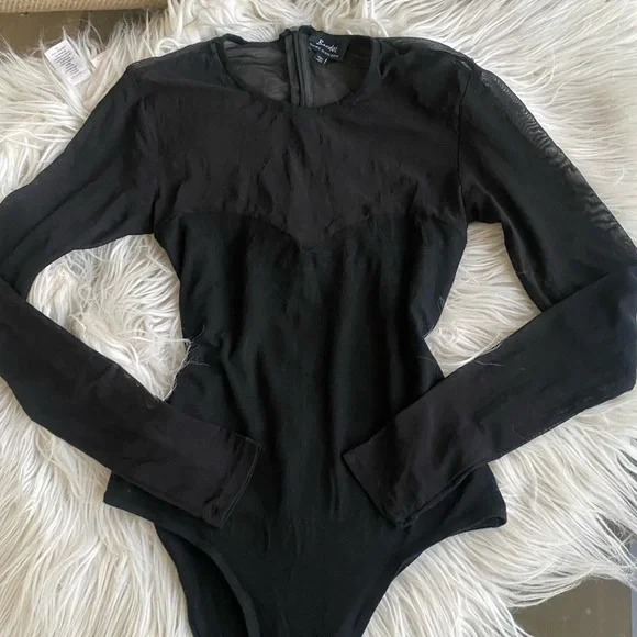 Sold ❌ Very cute Bardot Bodysuit - Picture 1 of 7